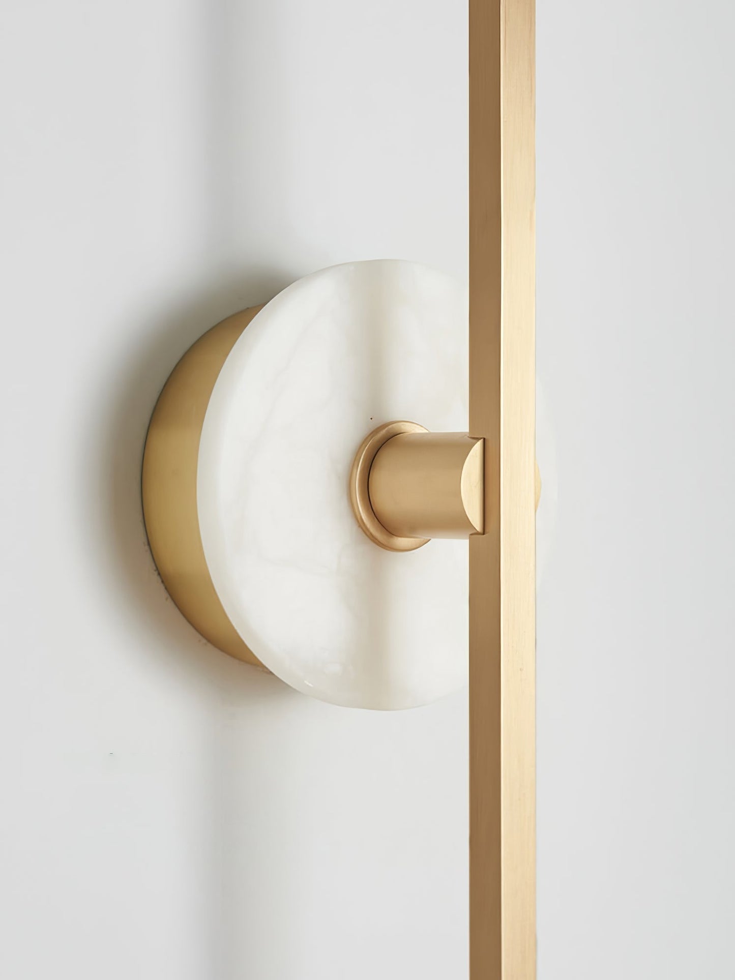 Elmarir Linear Alabaster Wall Light