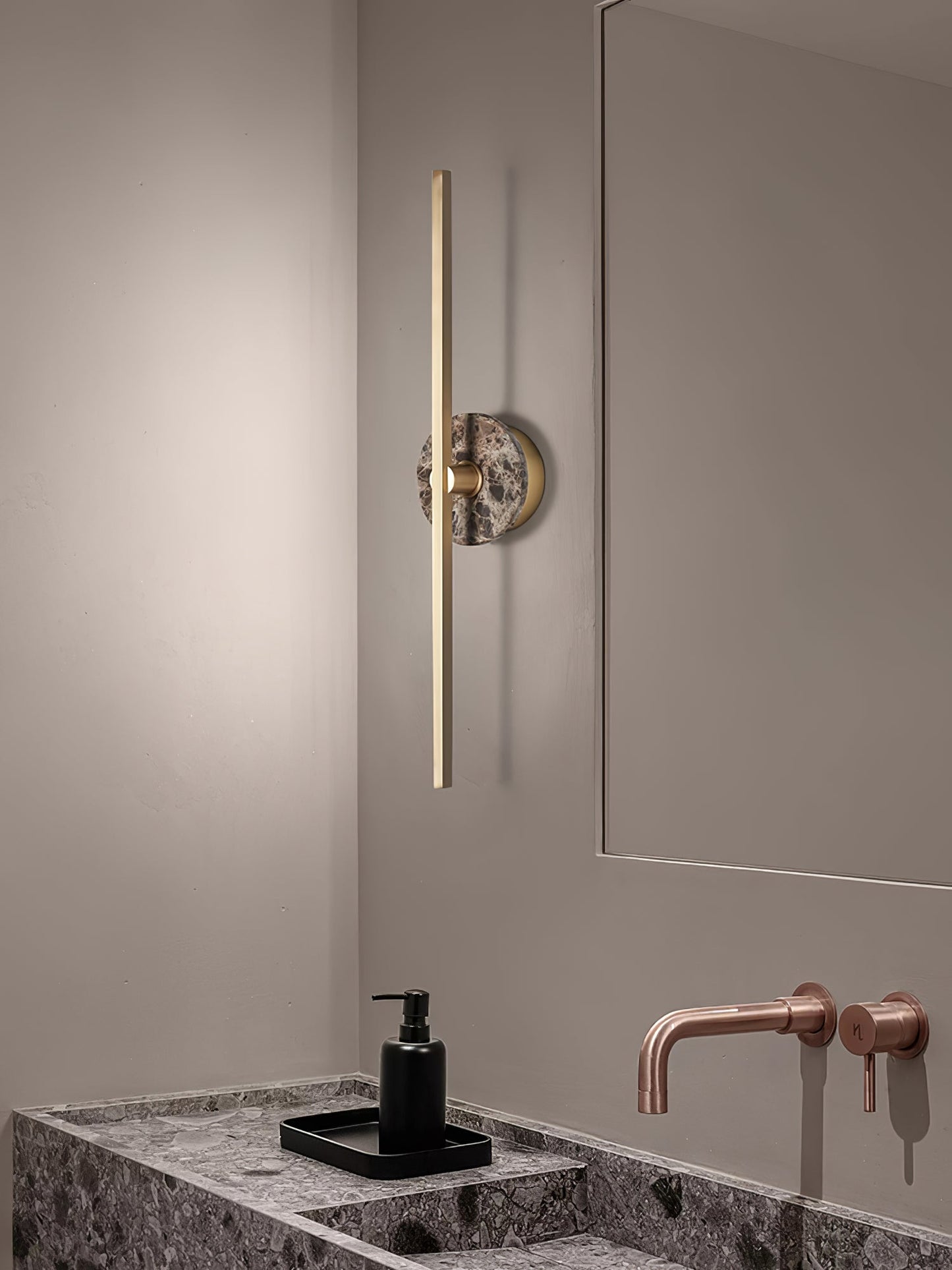 Elmarir Linear Alabaster Wall Light