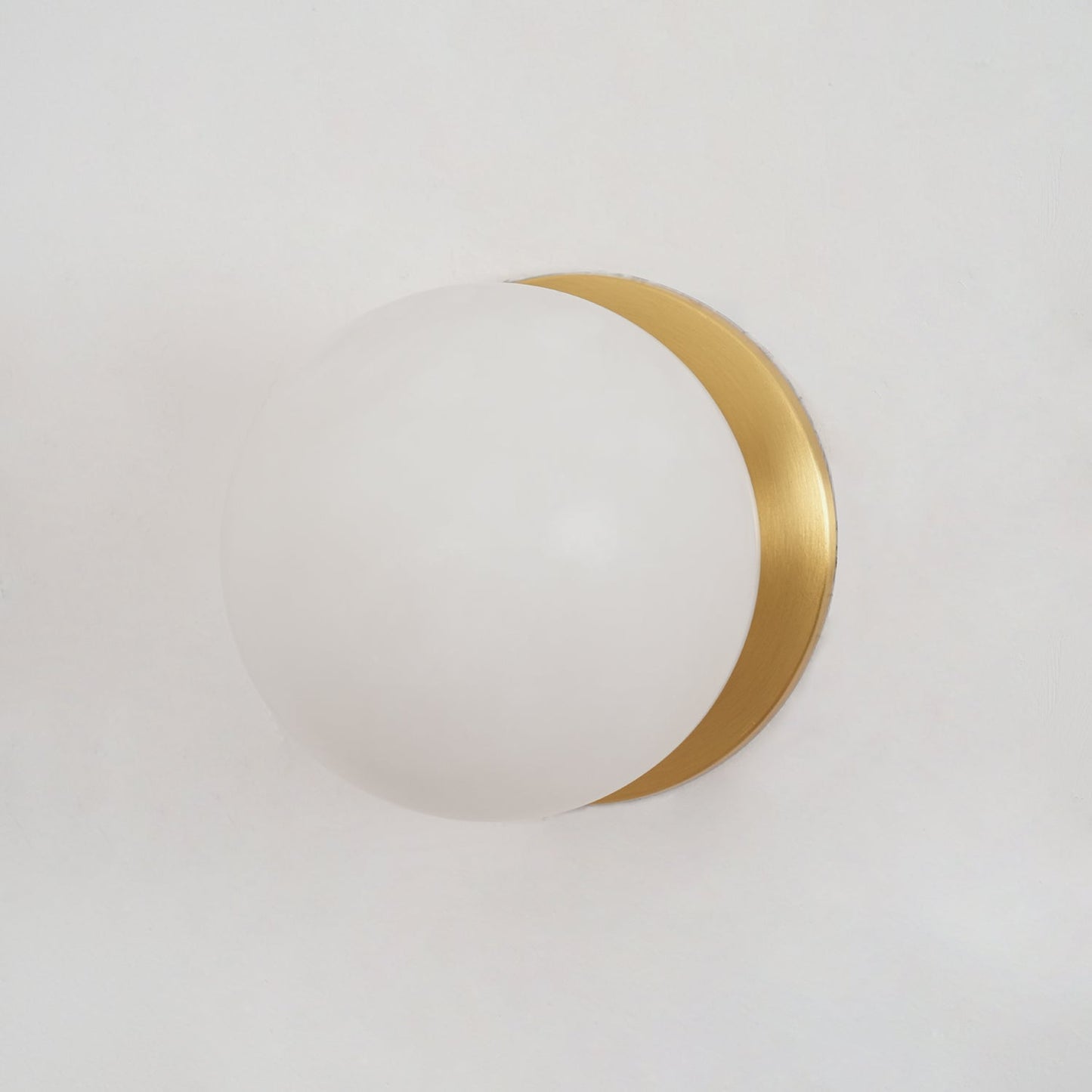 Vevinir Alabaster Globe Wall Light