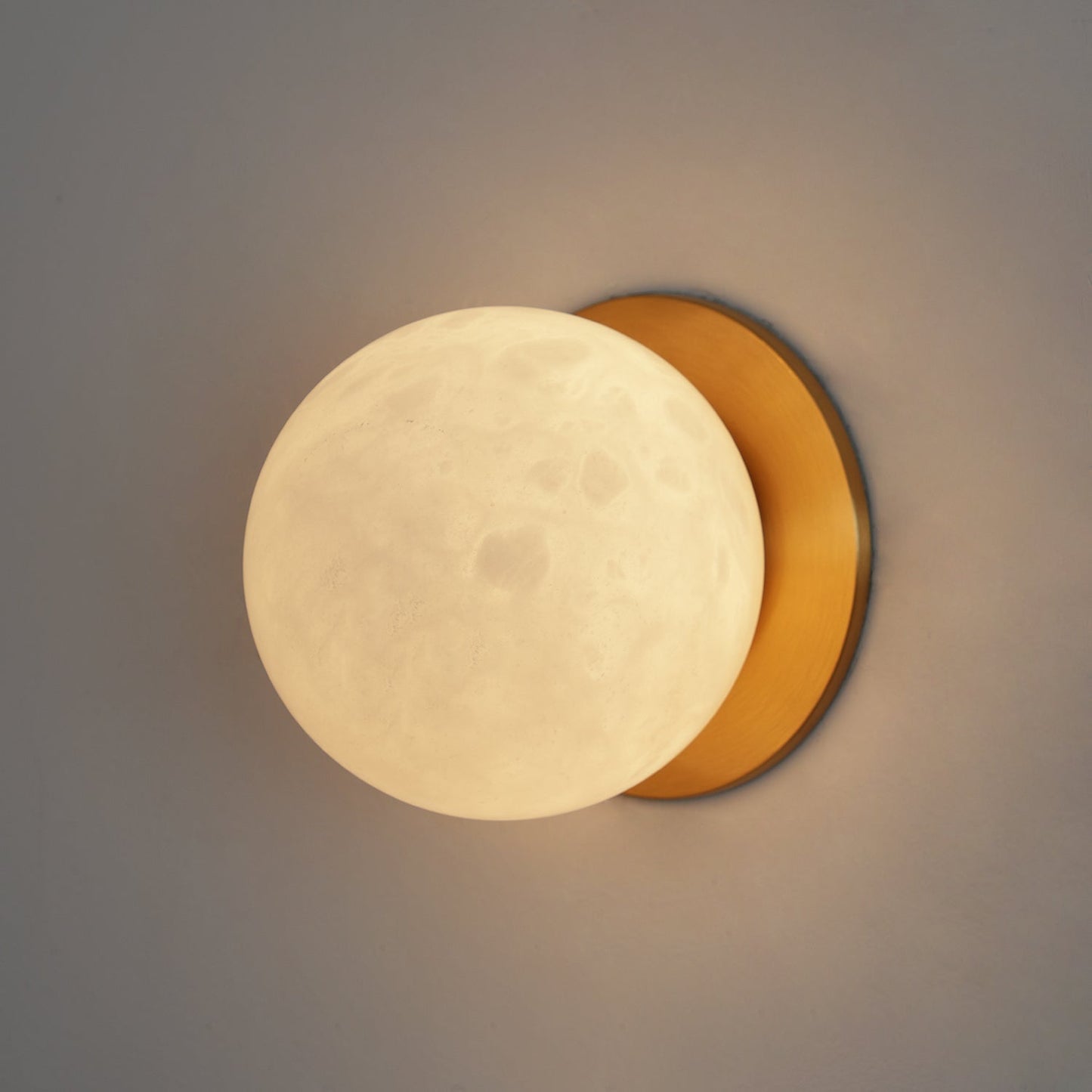 Vevinir Alabaster Globe Wall Light