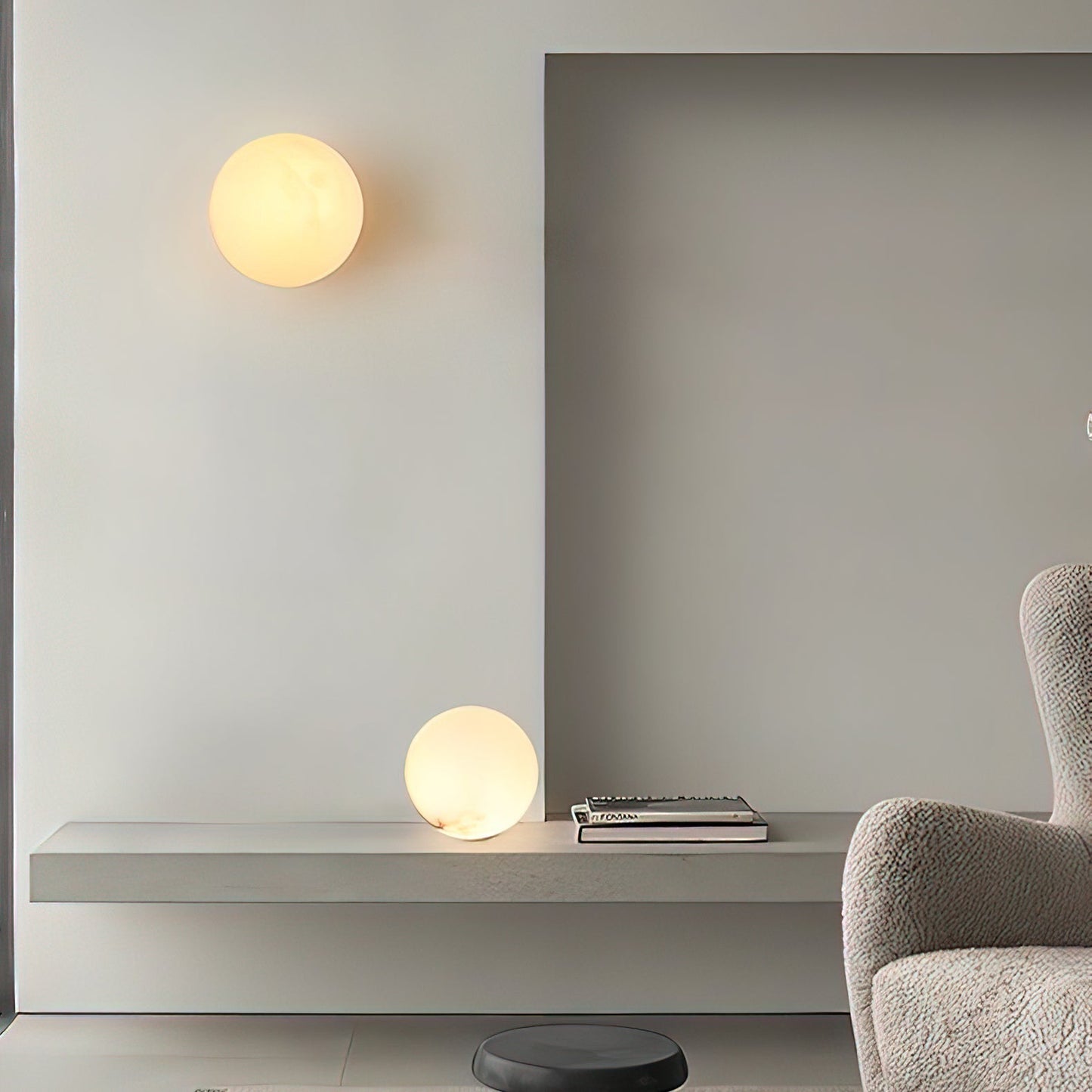 Vevinir Alabaster Globe Wall Light