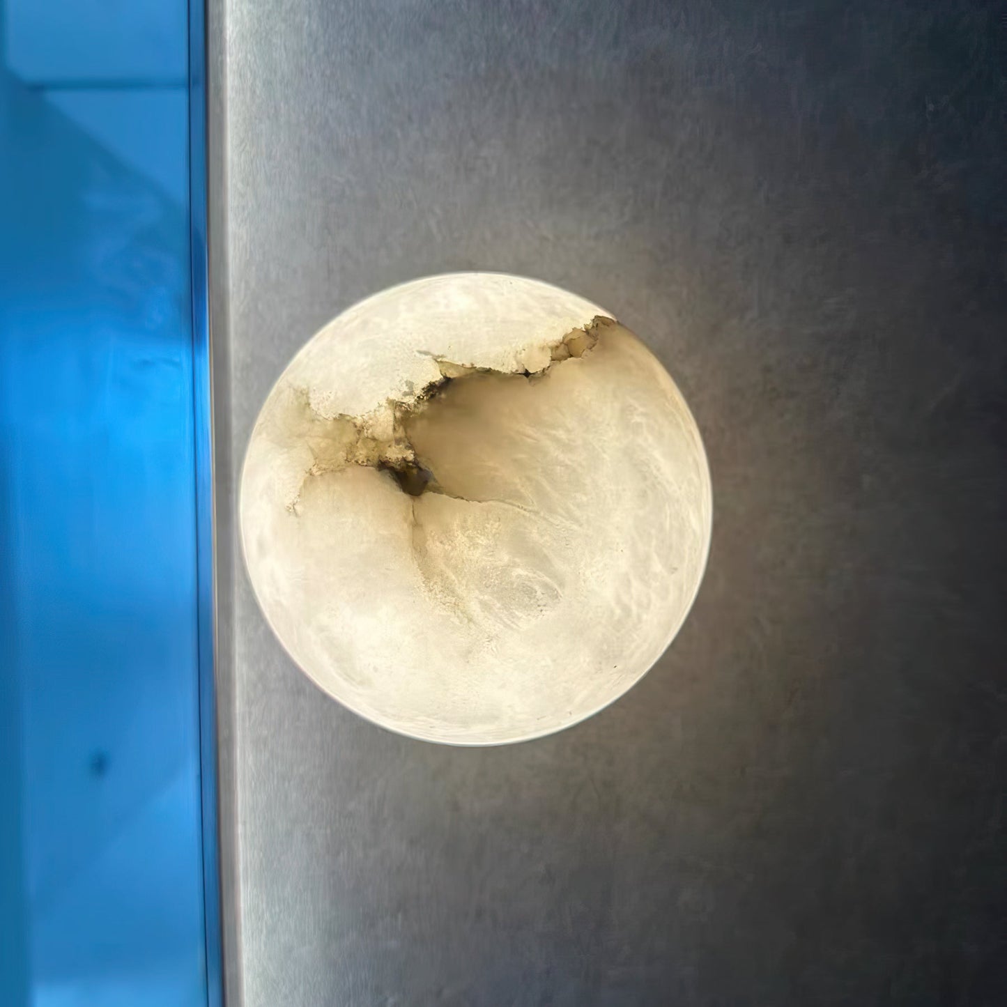 Vevinir Alabaster Globe Wall Light