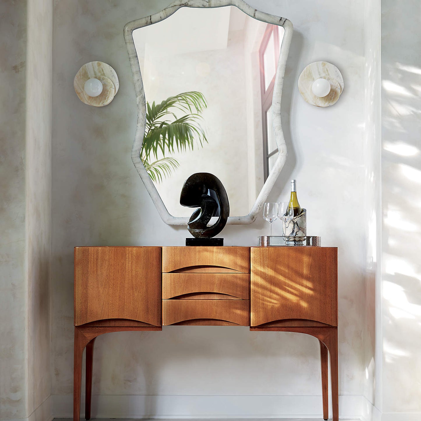Alorarae Organic Alabaster Wall Light