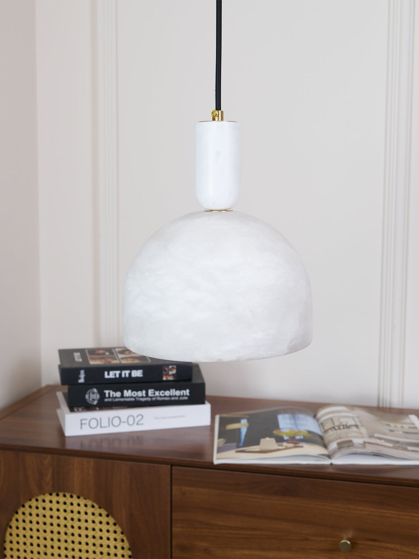 Culiror Minimalist Alabaster Pendant Light