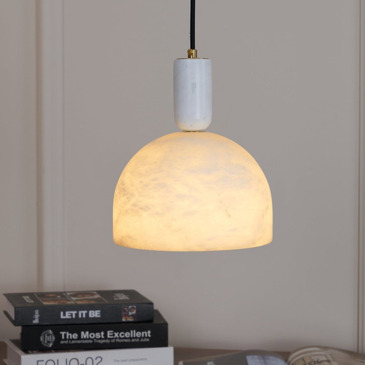 Culiror Minimalist Alabaster Pendant Light