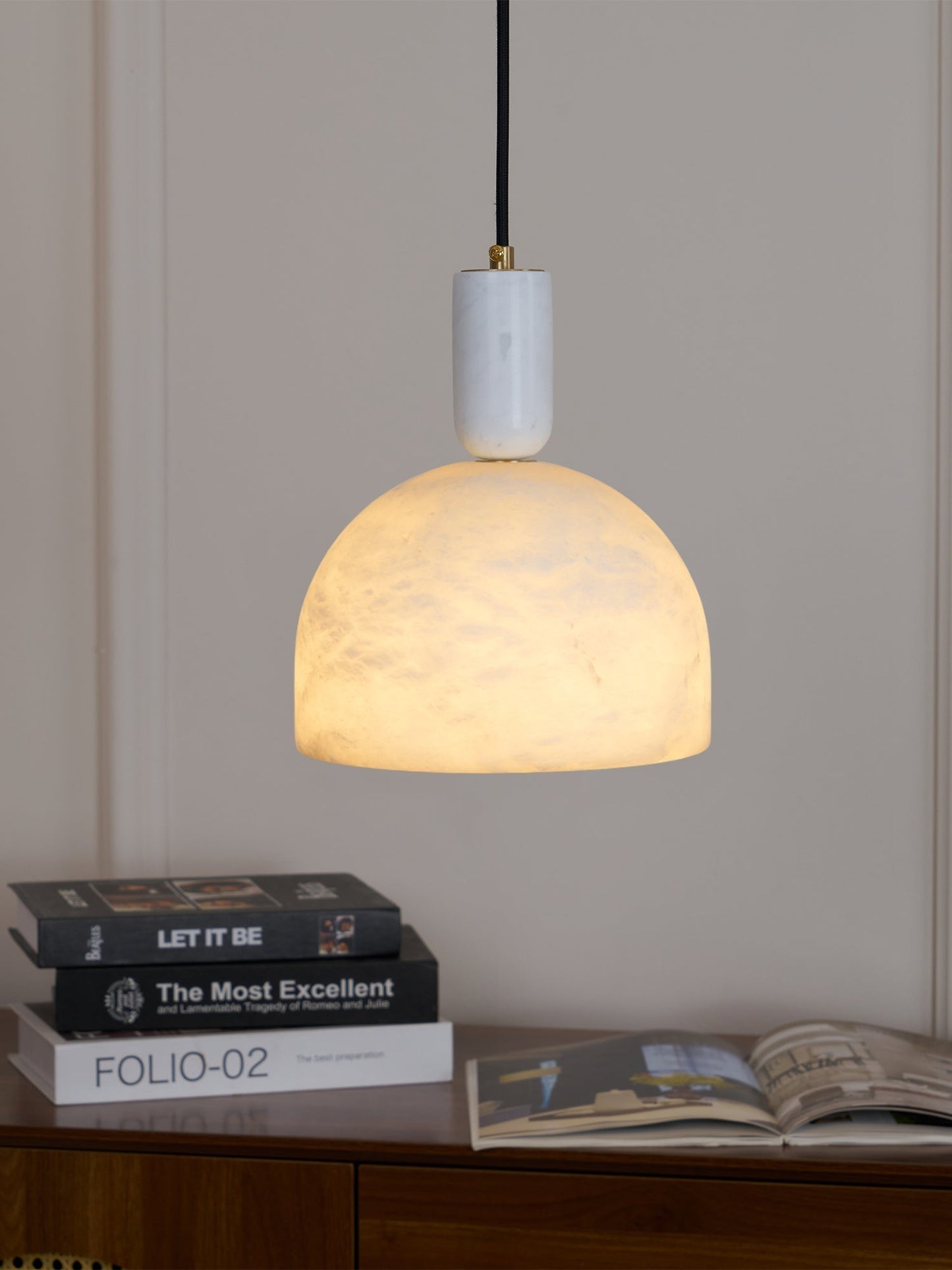 Culiror Minimalist Alabaster Pendant Light
