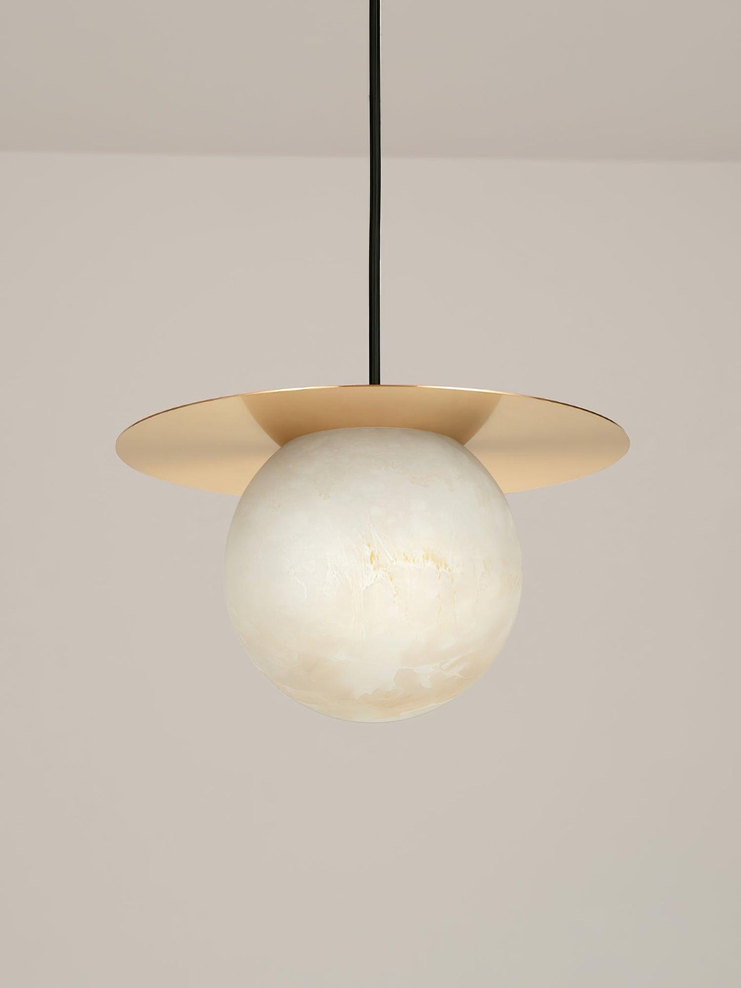 Nyvelyra Sphere Alabaster Pendant Light