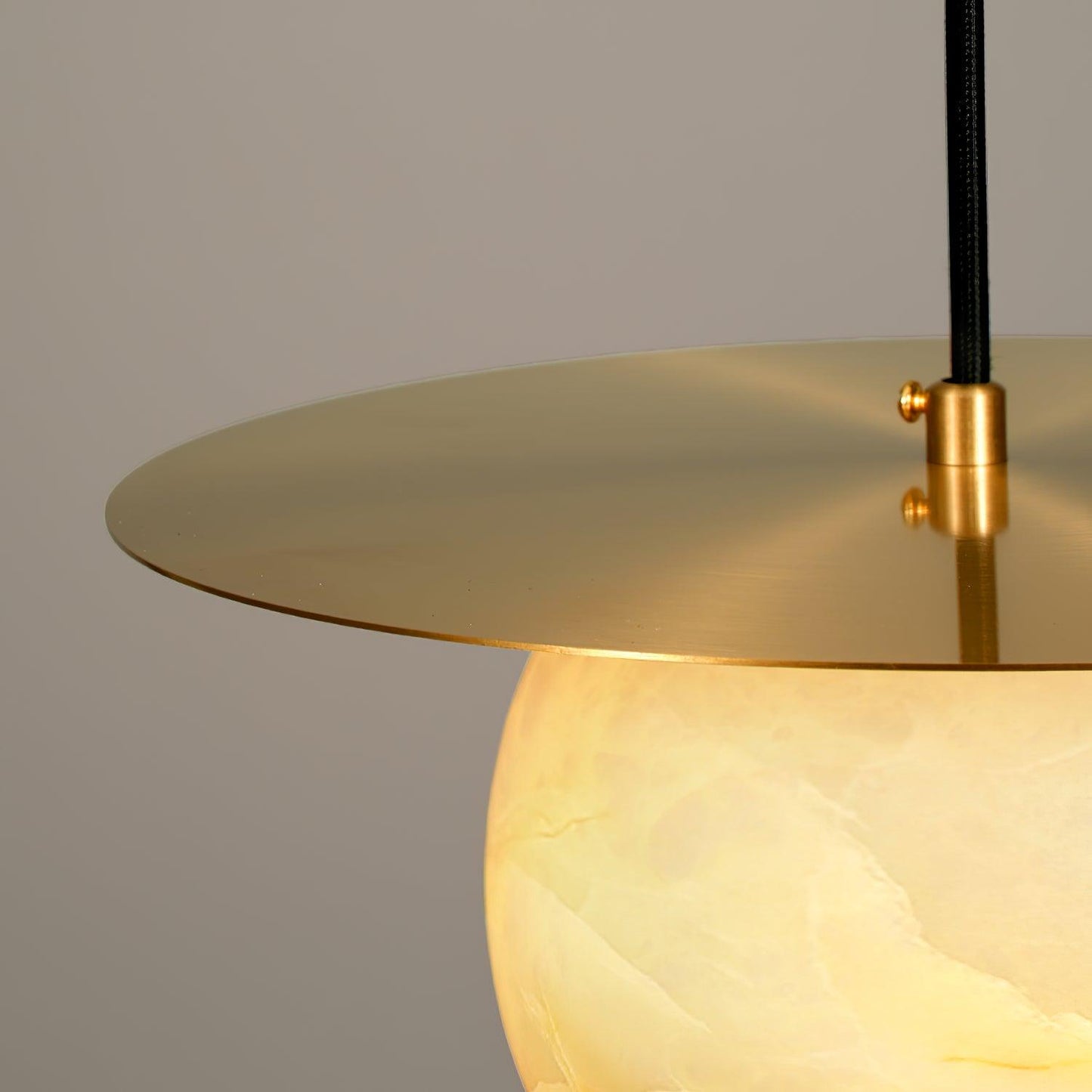 Nyvelyra Sphere Alabaster Pendant Light