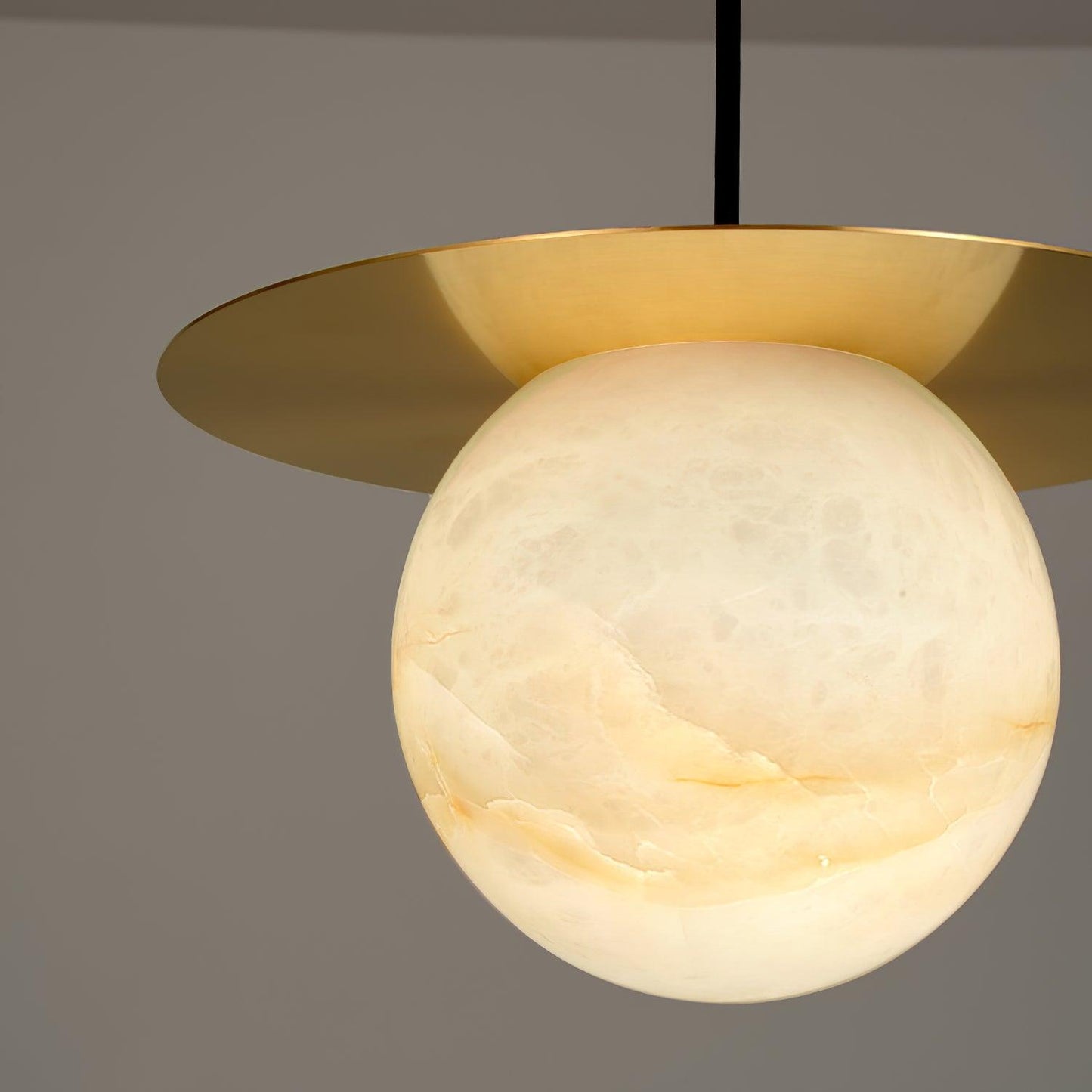 Nyvelyra Sphere Alabaster Pendant Light