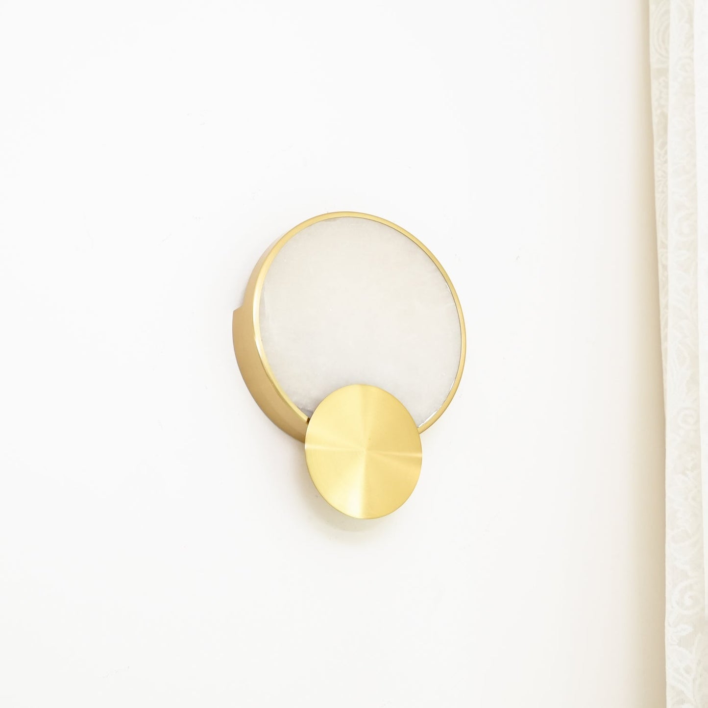 Myvelarae Circular Alabaster Wall Light