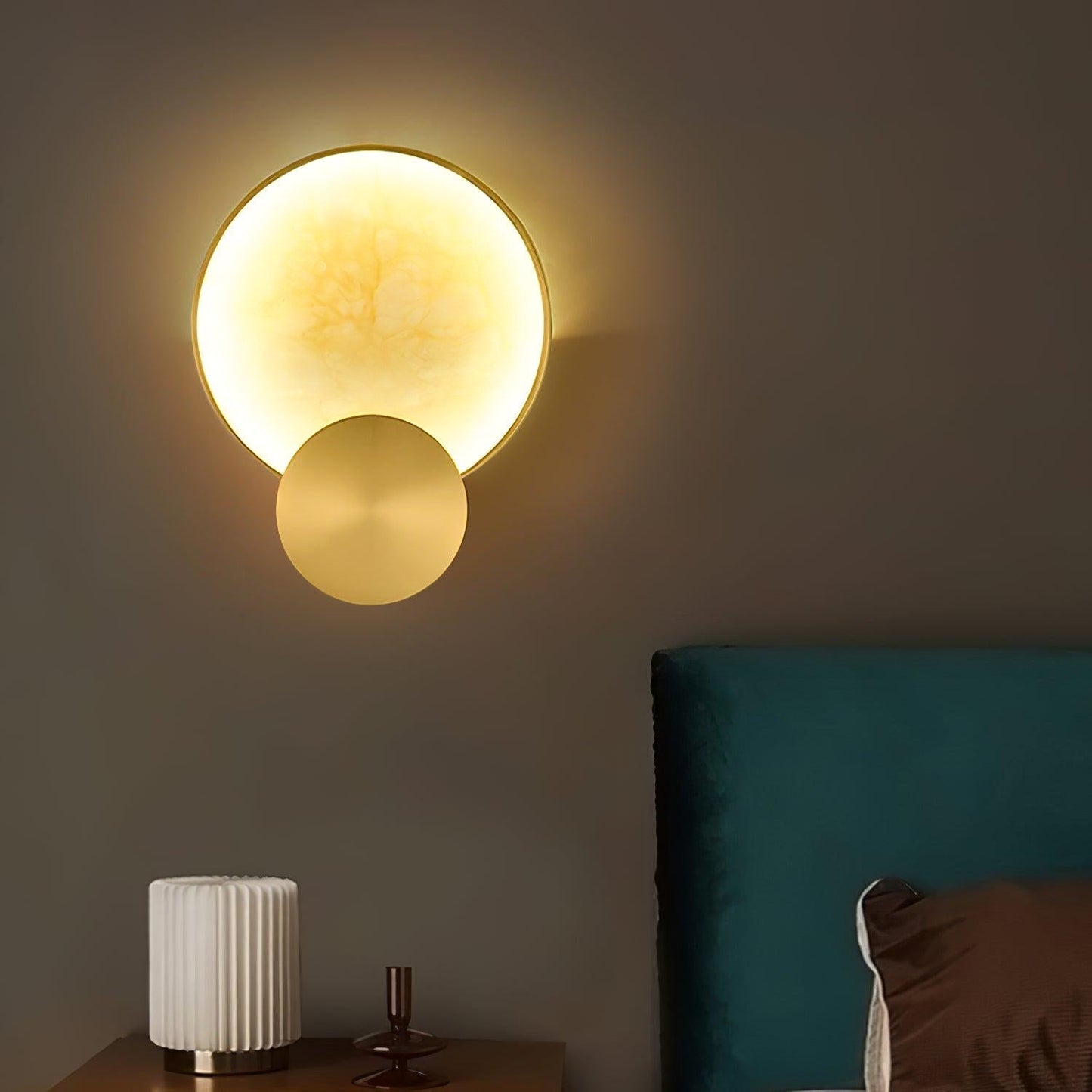 Myvelarae Circular Alabaster Wall Light