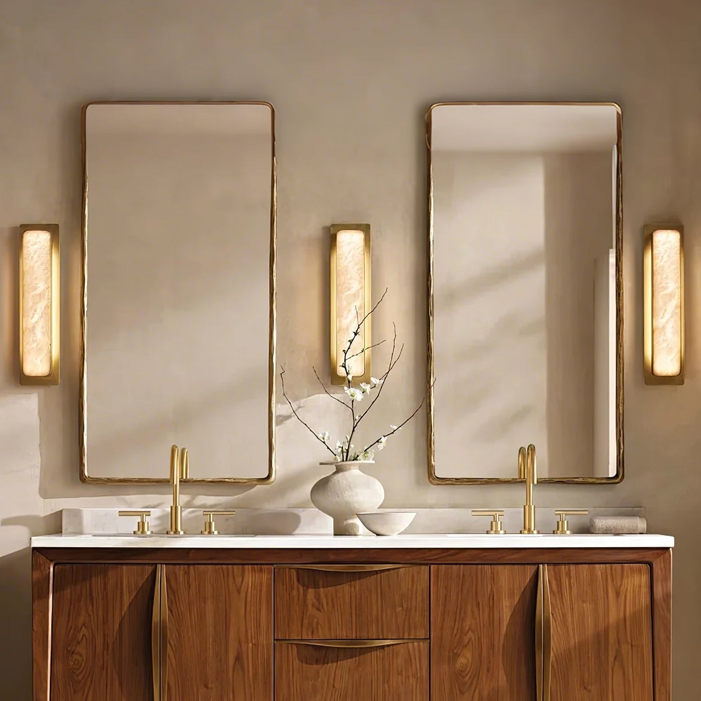 Ollore Linear Alabaster Wall Light