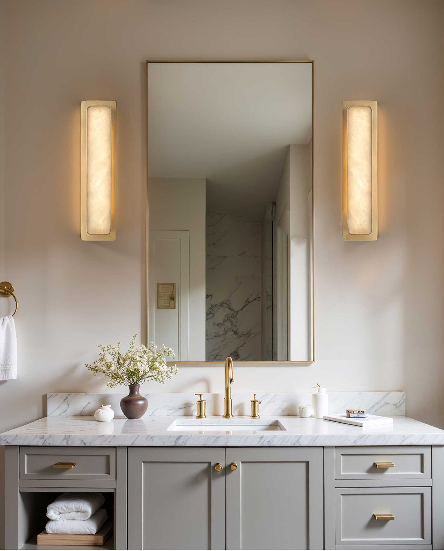 Ollore Linear Alabaster Wall Light