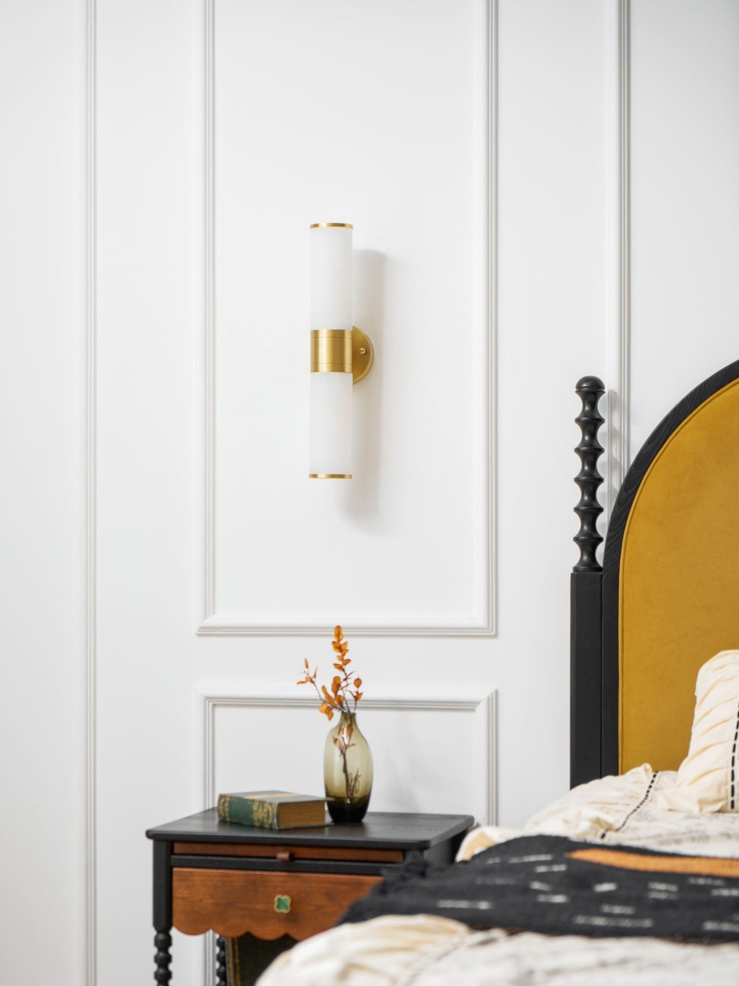 Kaia Minimalist Alabaster Wall Lamp