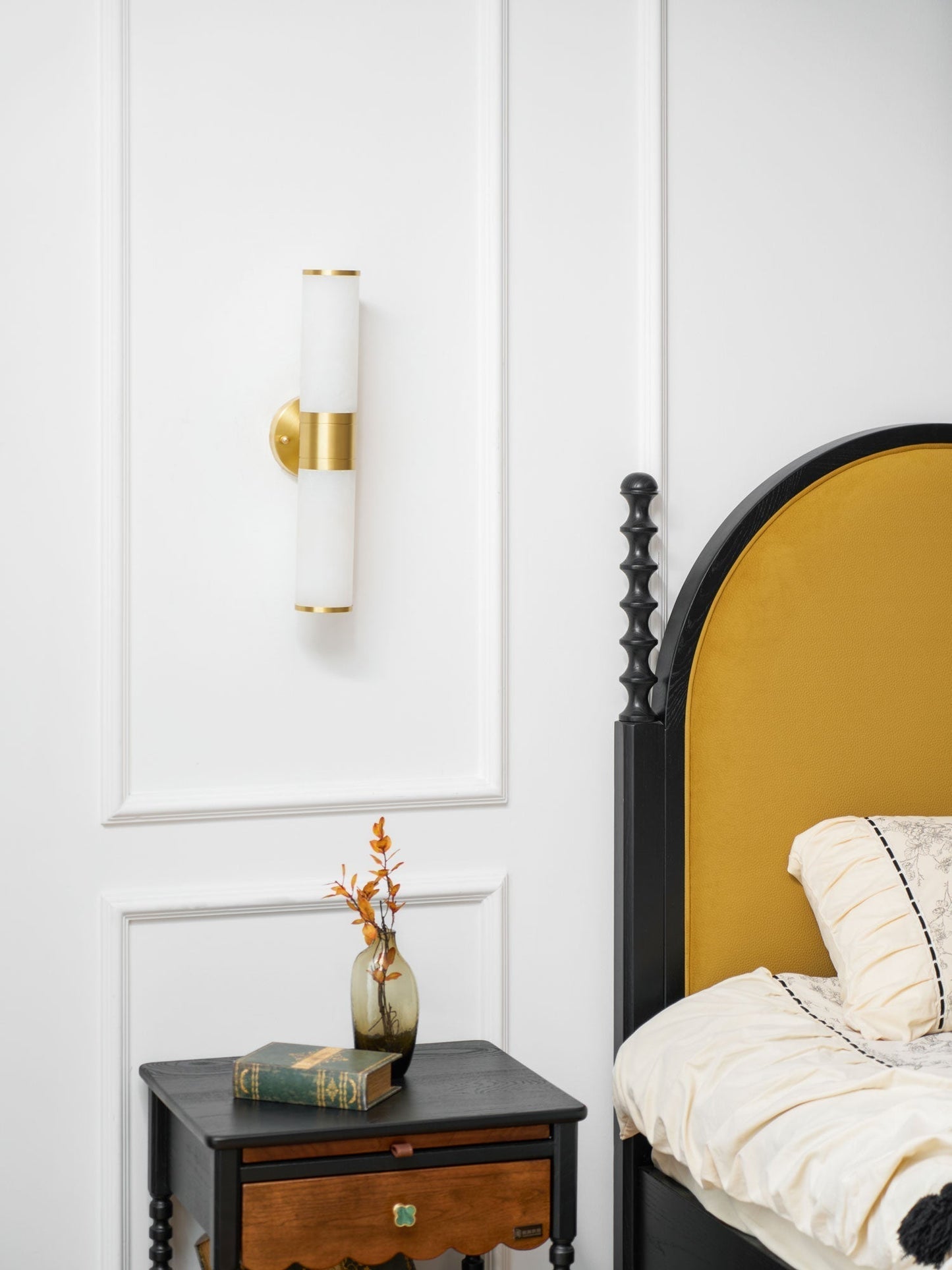 Kaia Minimalist Alabaster Wall Lamp