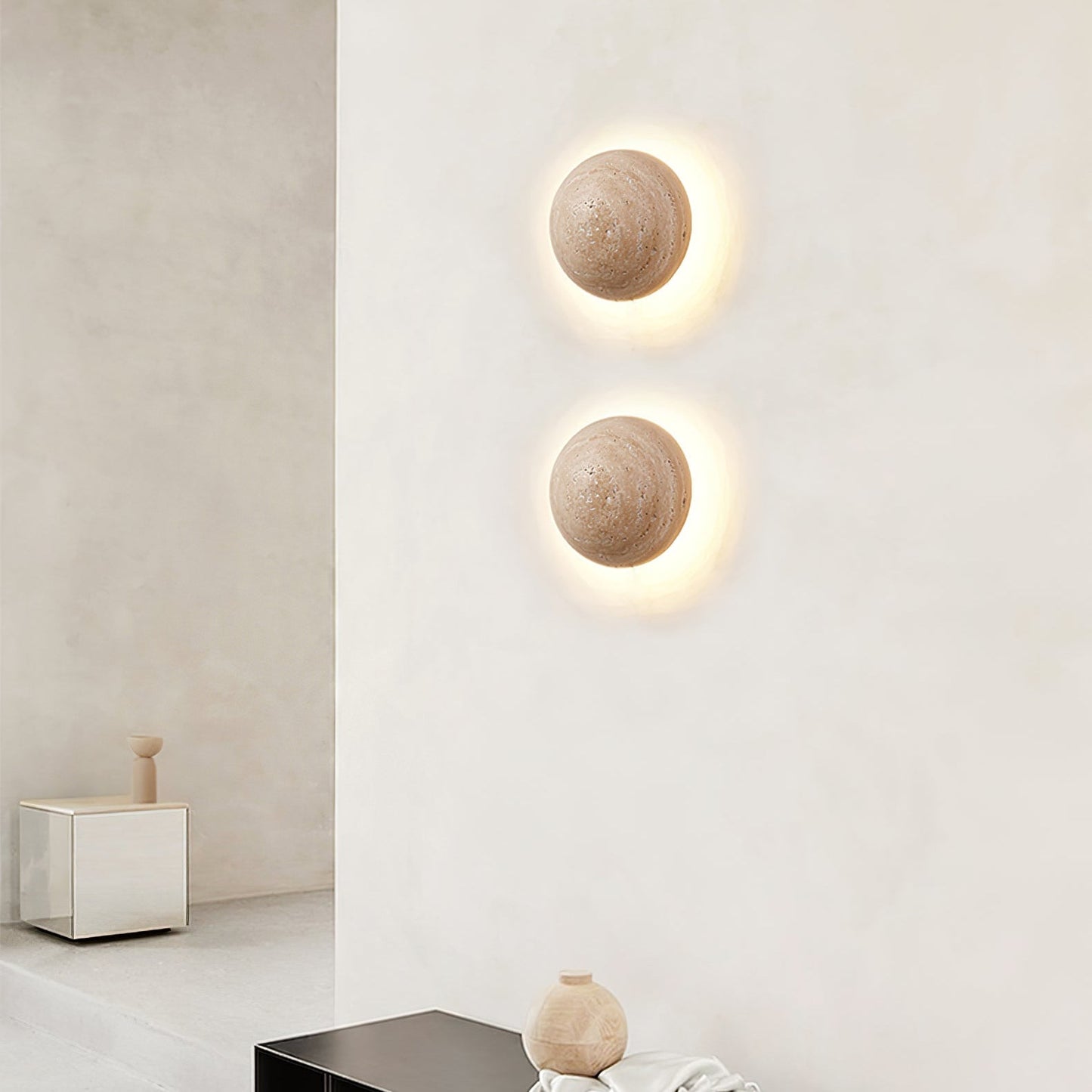 Nyvarion Minimalist Travertine Wall Light